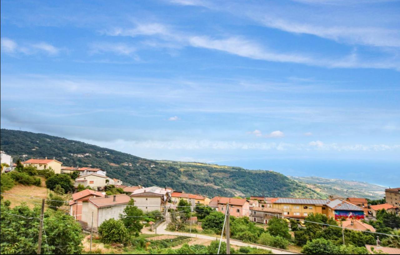 Confortevole E Spazioso Appartamento 100Mq A Falerna Con Vista Panoramica Sul Golfo Con Free Wifi E Smart Tv Екстериор снимка